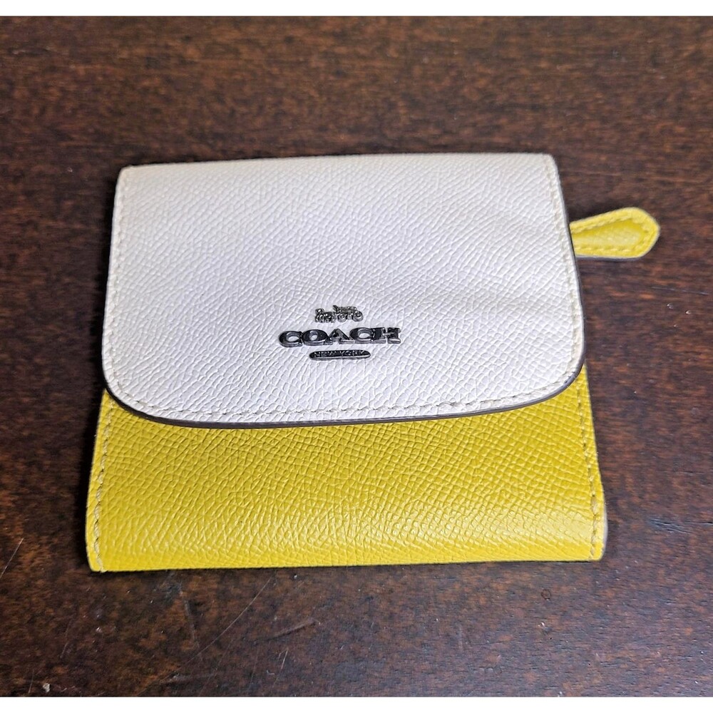 Coach Wallet Womens Small Pebbled Leather Bifold Snap Wallet Card Coin Purse